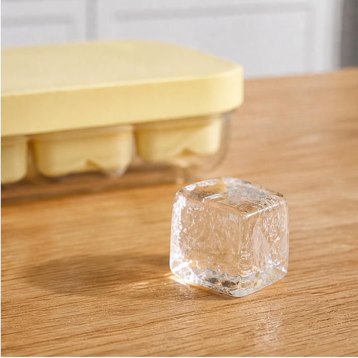 Snapfrost™ – Easy-Release 6-Cube Mini Ice Tray with Leak-Proof Lid + 50% OFF